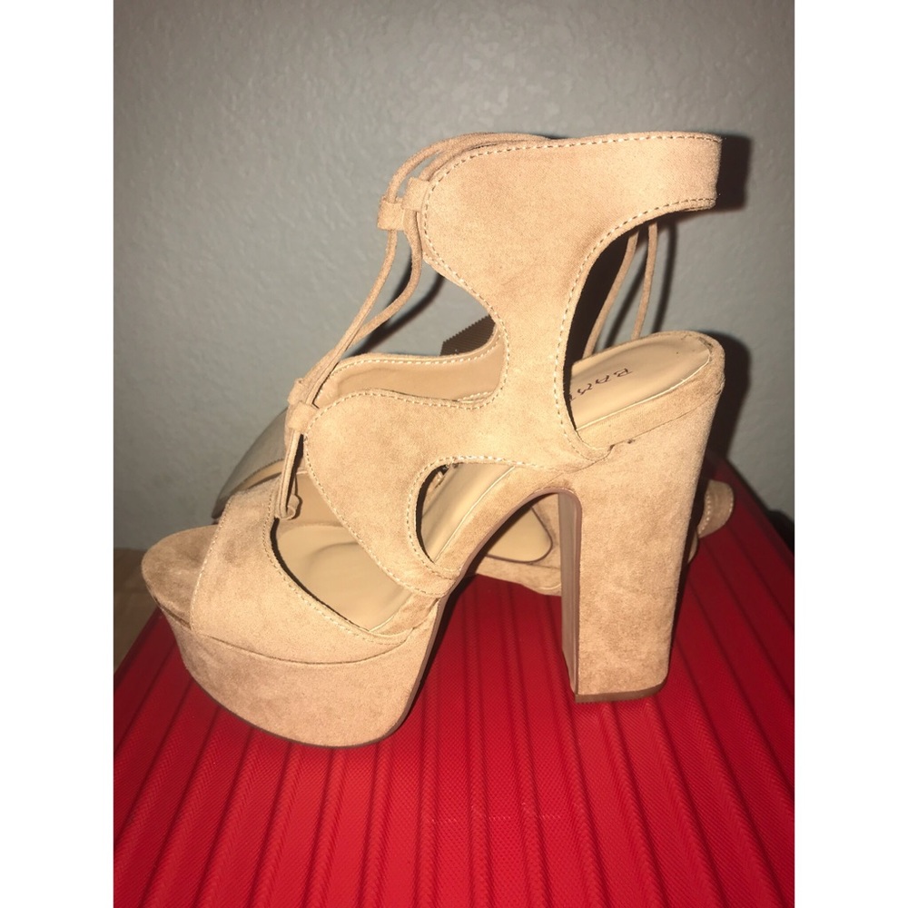 Tan Lola Shoetique platform